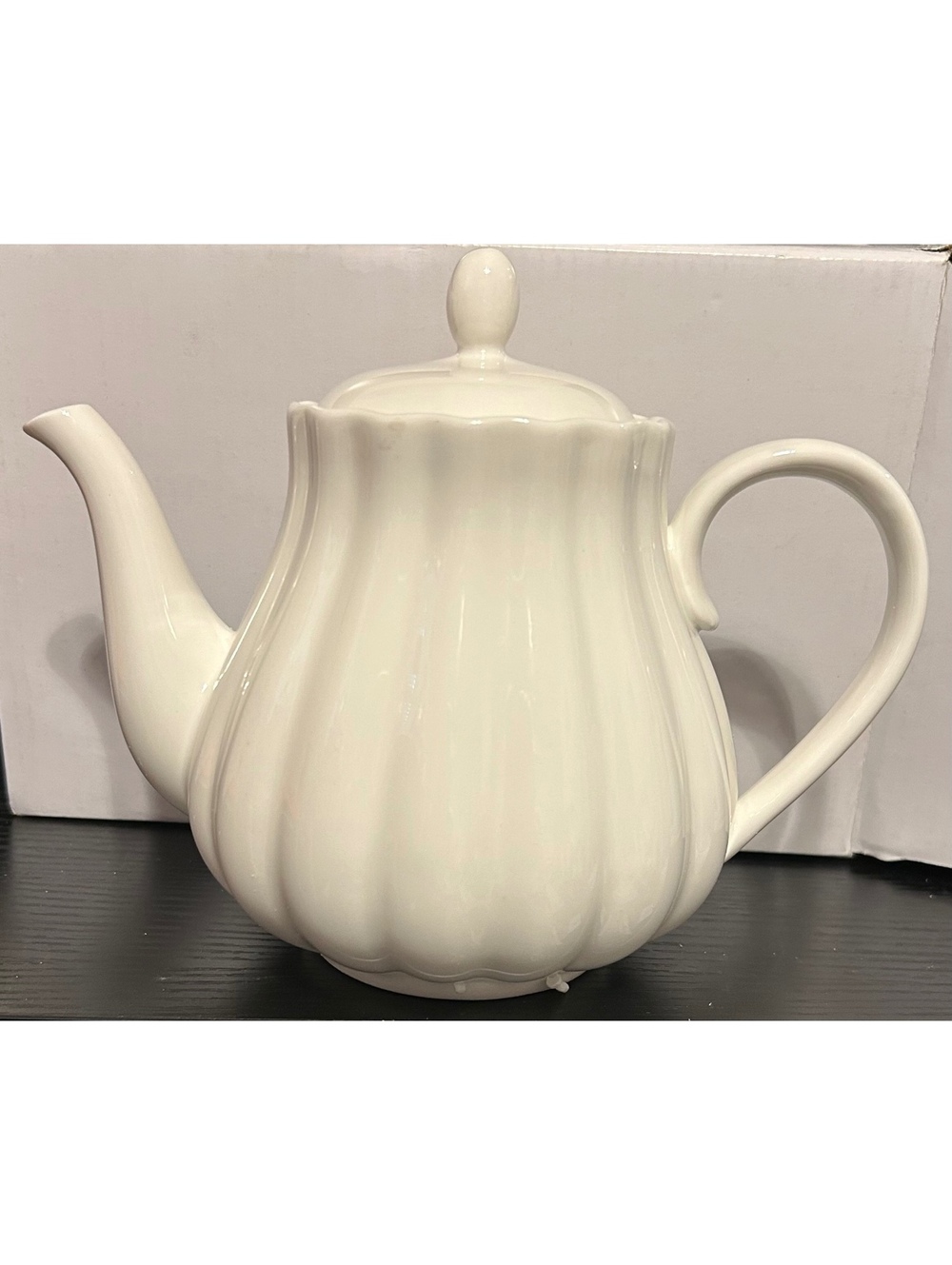 Sweese 28 Ounce Teapot NIB
